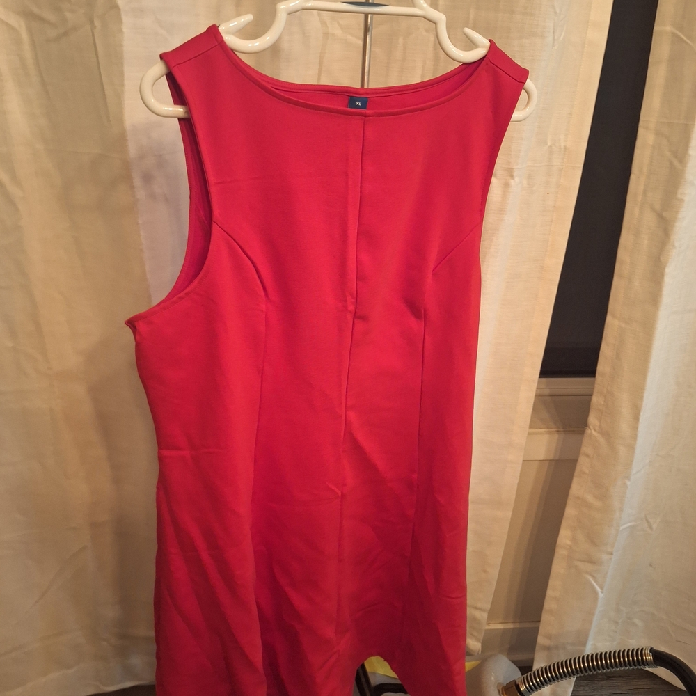 Elegant Red Sleeveless Dress